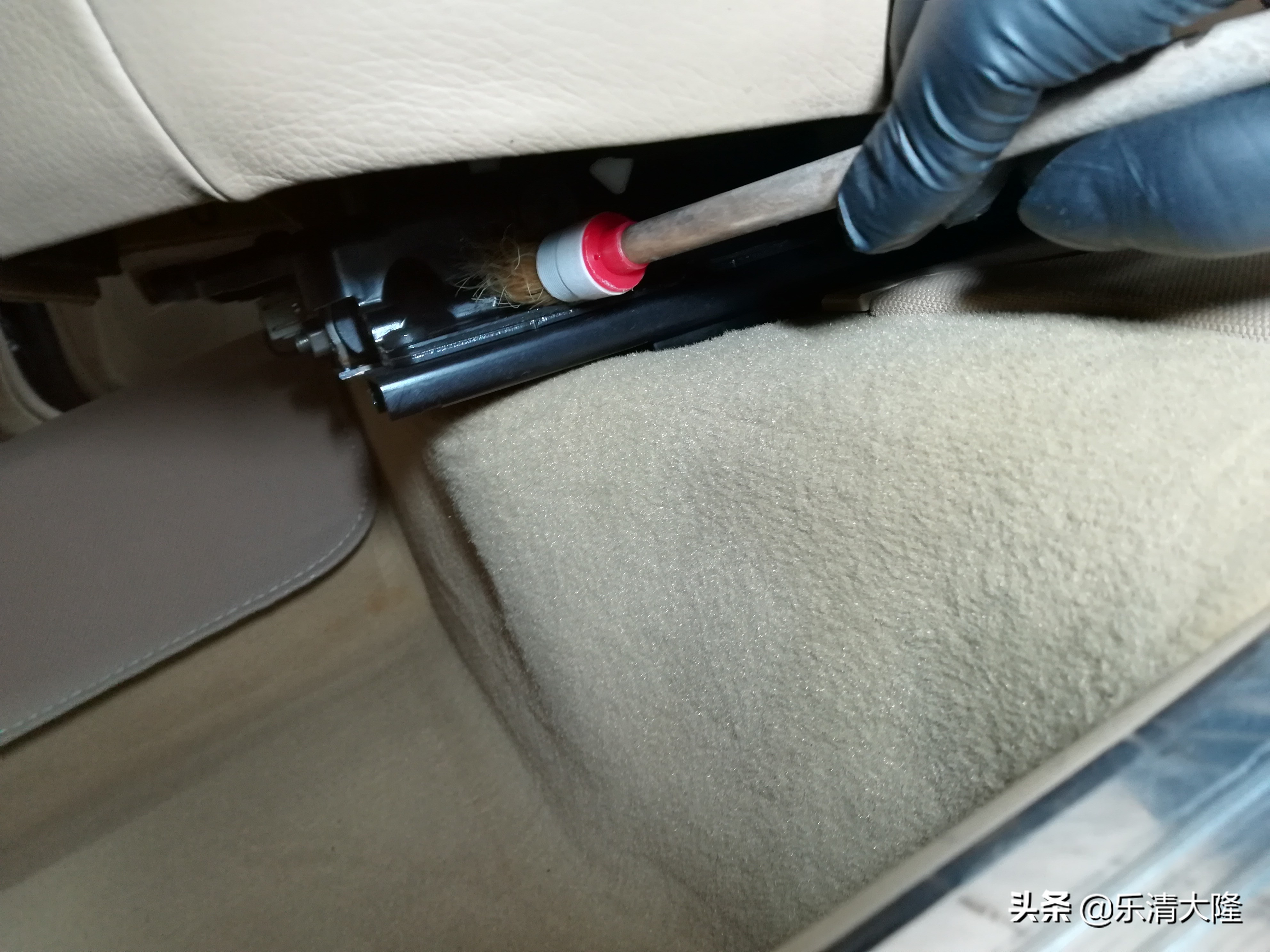 奔驰s350门边镀铬条,奔驰s350座椅清洗翻新