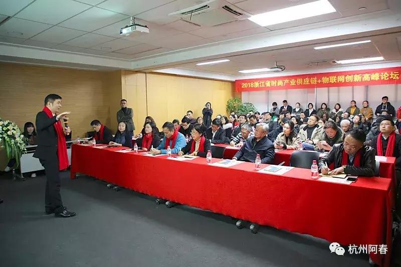 超百图再现2018年服装圈内那三十道靓丽风景……