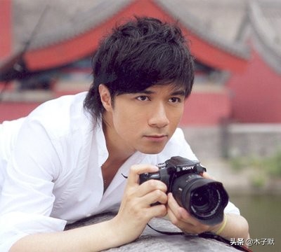 古巨基为53岁妻子庆生,古巨基太太52岁高龄产子