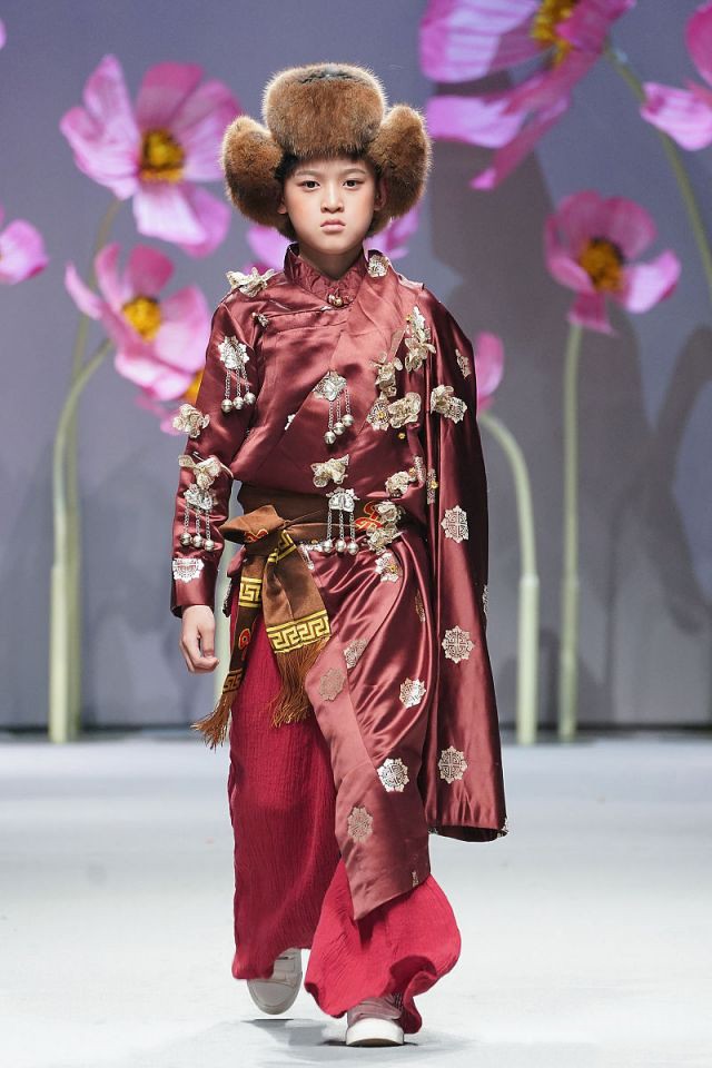 童装时装周走秀秋冬款2021,北京时装周2022秀场风采童装