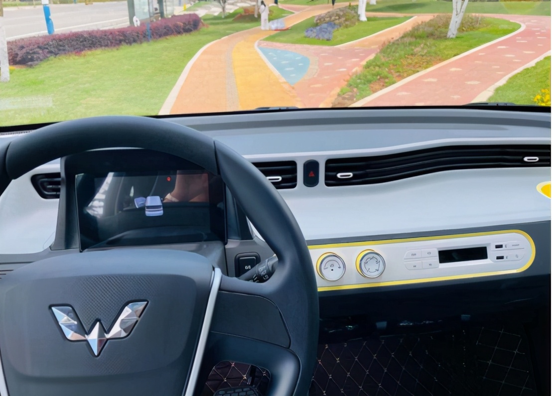 开宏光miniev马卡龙去旅行,五菱宏光miniev马卡龙三代启动过程