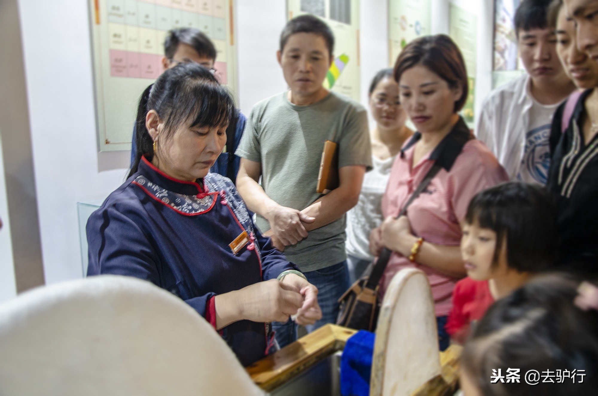 苏州导游诱导游客买珍珠和丝绸,苏州旅游丝绸骗局揭秘视频