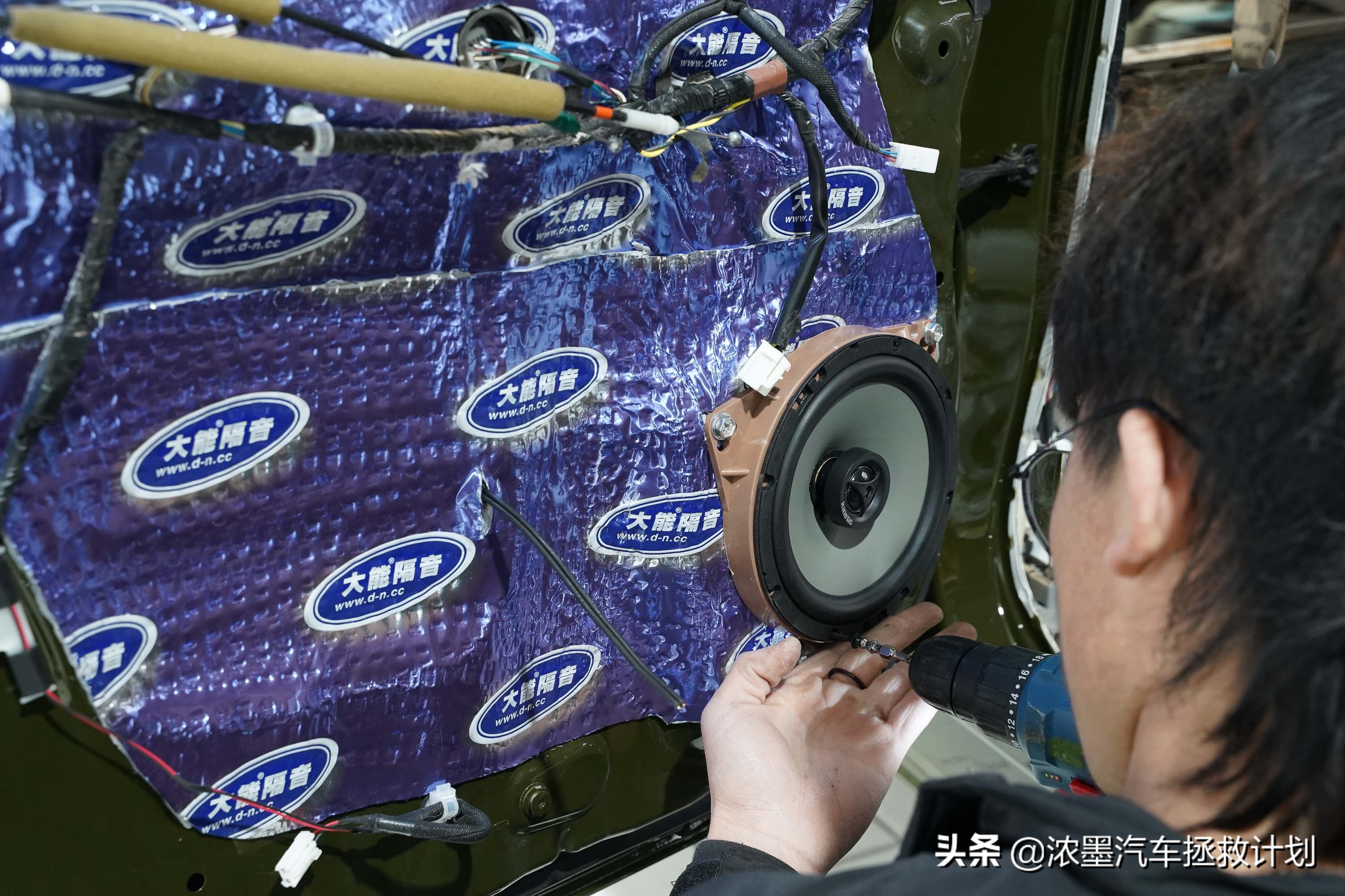 丰田霸道酷路泽带你翻山越岭,丰田兰德酷路泽低速4驱越野模式