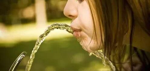 婢虫床鐨勭櫧鏃ユⅵ瑙嗛,婢虫床缇庢ⅵ涔嬫梾