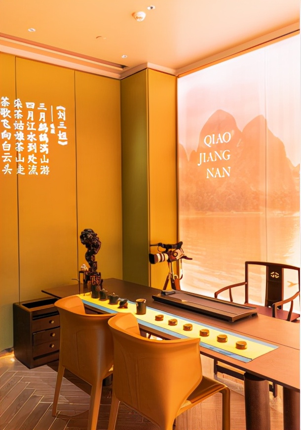 北国金秋好时光春城首遇“俏江南”