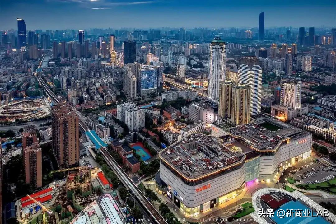 武商武汉国际广场变形记，拥抱变革，推动发展