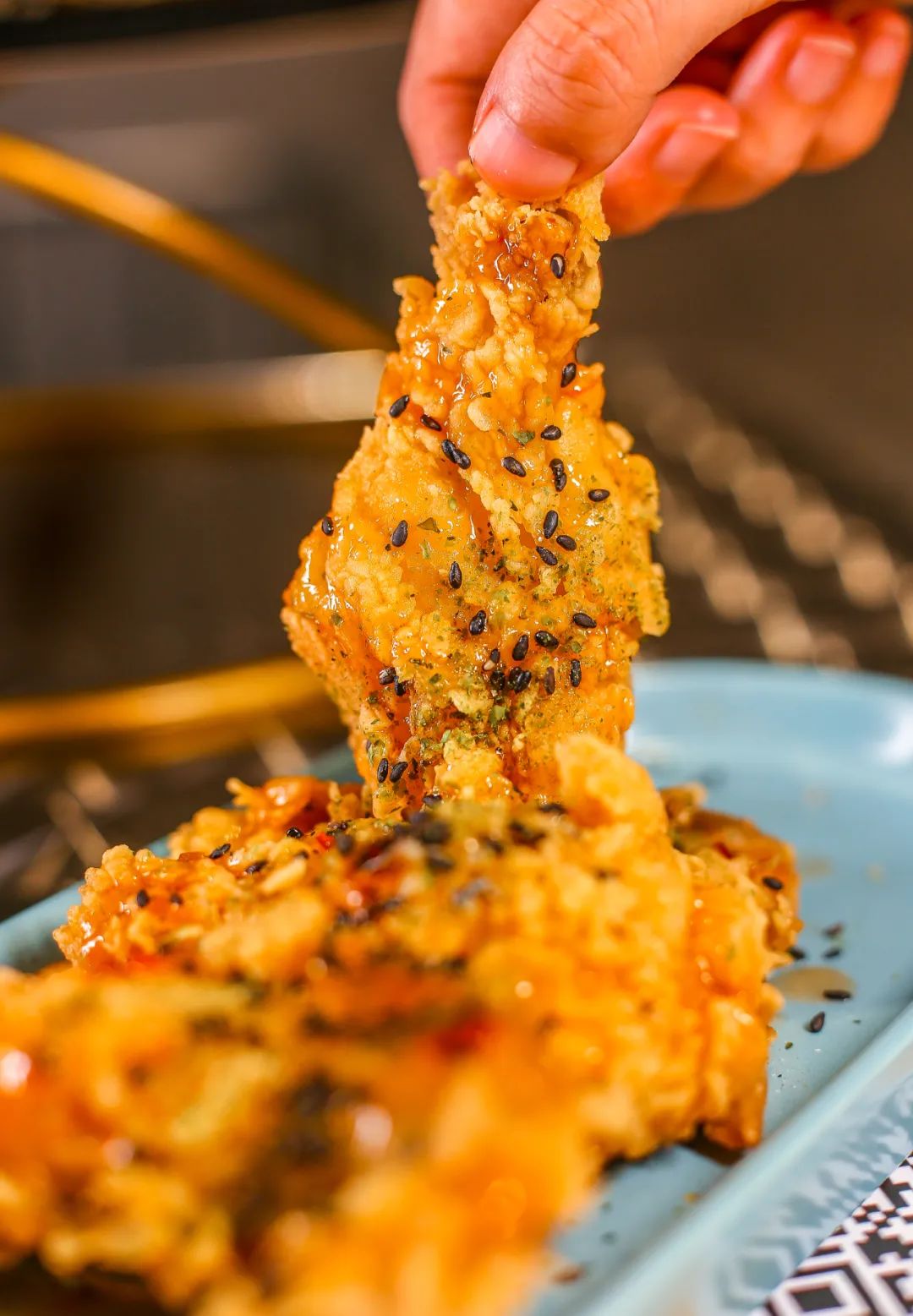 达明路上这家「黑店」，靠着瀑布芝士杀疯了