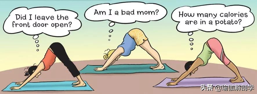 瑜伽下犬式脚迈不到前面怎么办,瑜伽下犬式臀部抬不起来怎么办