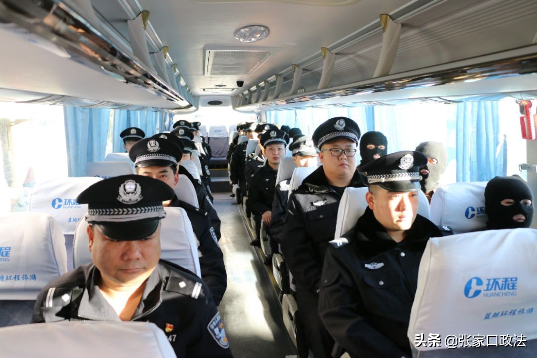 市委常委、政法委书记王亚军深入市中院现场督导冯海军等31人涉黑案件开庭审理工作