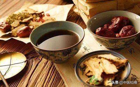 中医斑秃的主要病因是什么,斑秃中医辨证