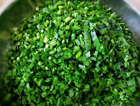 烙韭菜盒子怎么保证韭菜翠绿,烙韭菜盒子不开裂的方法