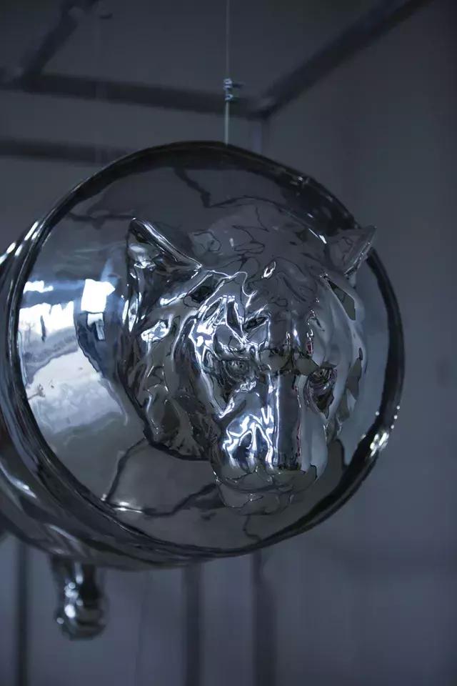 任宏伟|油桶中的褶皱美学