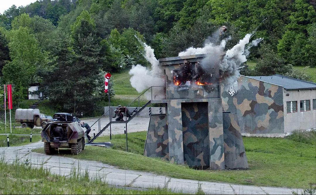 俄罗斯也出“抗战神片”？但能把女主拍得又撩又欲，也没谁了