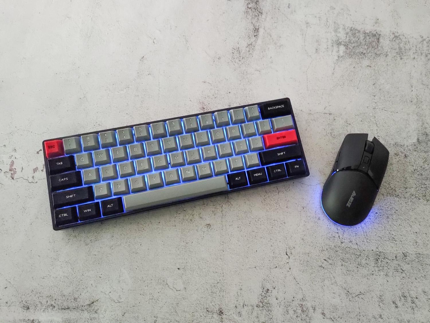 狂敲机械键盘,狂砸键盘解压视频