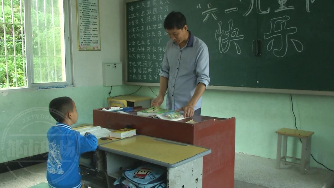 1个老师教1个学生,1个老师7个学生共度六一儿童节