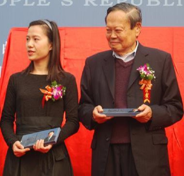 杨振宁和翁帆复杂关系,杨振宁是怎么与翁帆相识相爱的