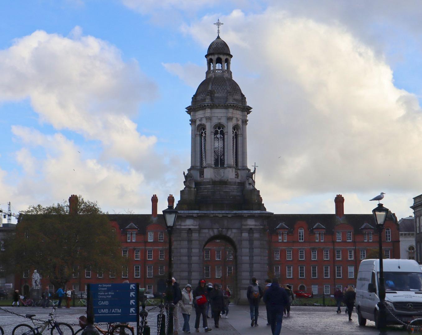 票价100块的欧洲超短线！座椅比国内廉航还窄，坐几分钟都受不了