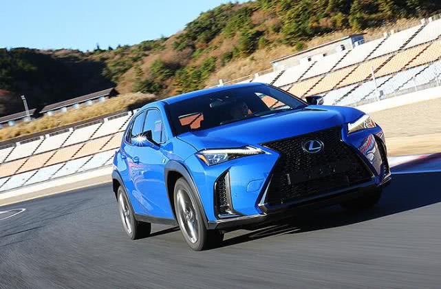 雷克萨斯ux260h和奥迪q3,雷克萨斯ux2023款纯油款