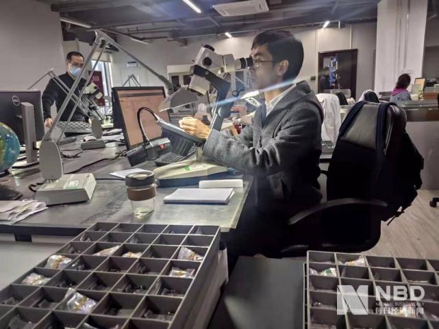 足金光珠项链打假,直播黄金项链鉴定真假