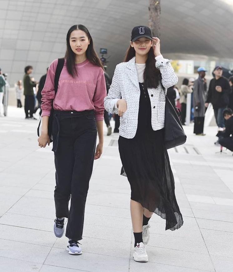 韩国街拍闺蜜装,韩国时尚秀穿搭