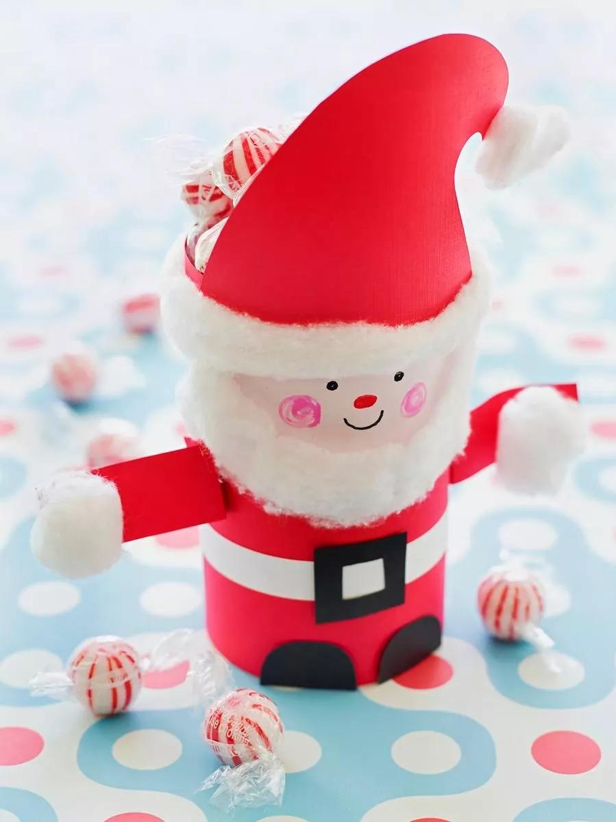 爸爸让孩子相信圣诞老人,孩子相信有圣诞老人的存在