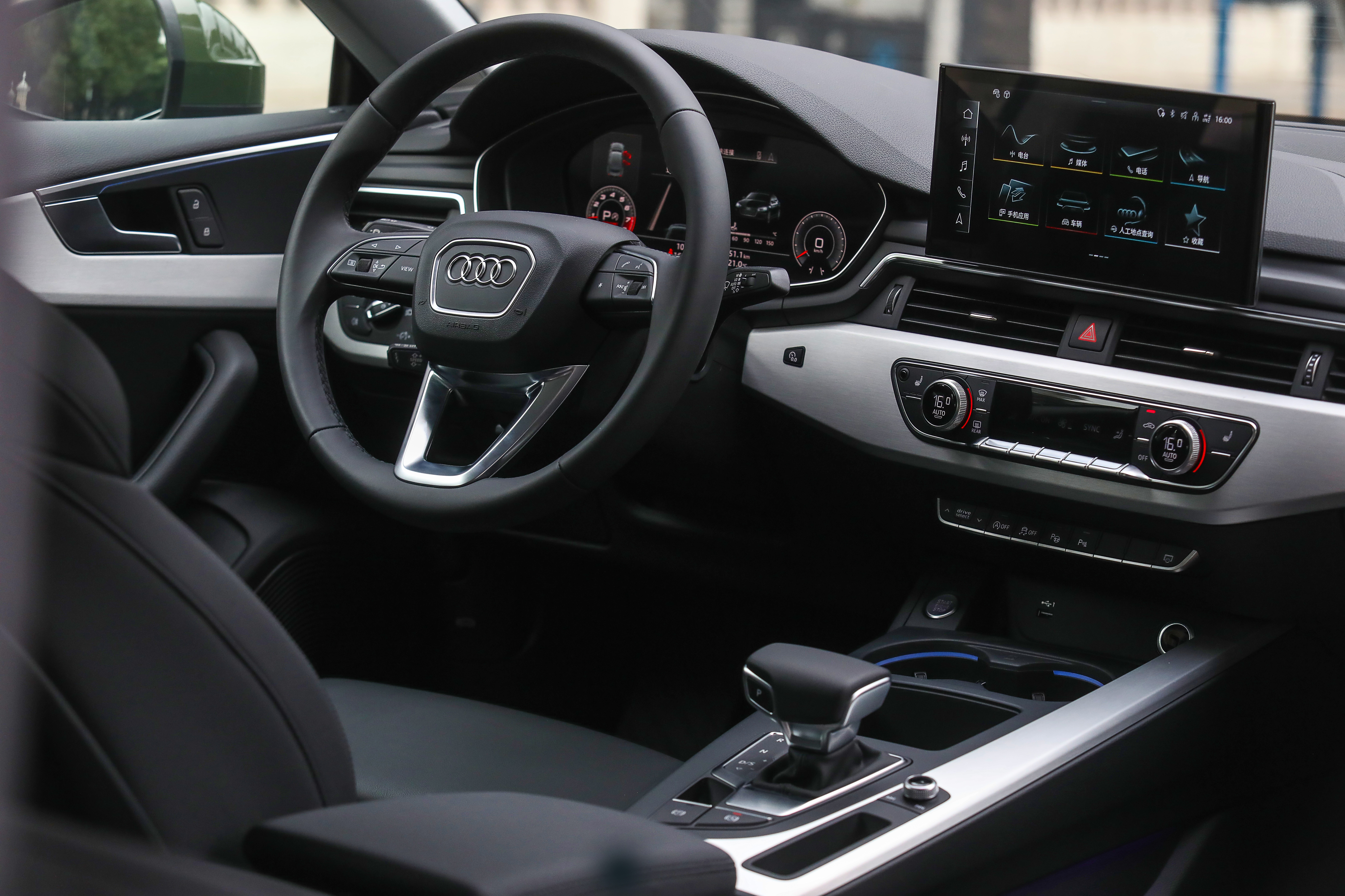 新奥迪a52017款,试驾新奥迪a5蓝色