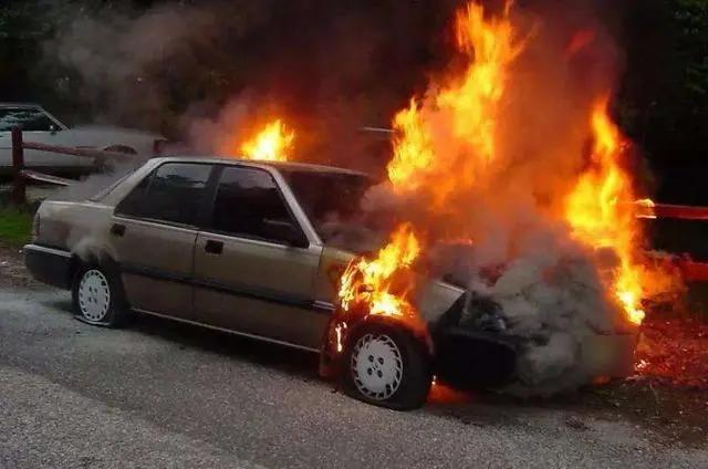 汽车暴晒后正确操作,汽车暴晒后开车门