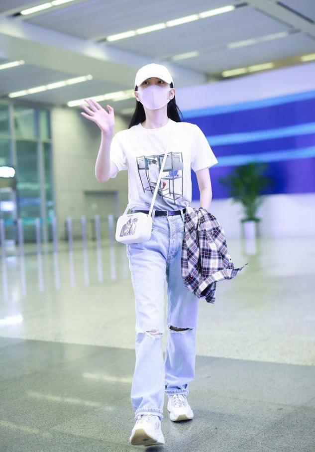 太好看了国潮绣花t恤,有哪些t恤衫的设计好看又简单