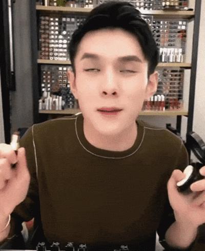 走进李佳琦直播间,学习畅销文案的8个装置,让你也成为带货高手