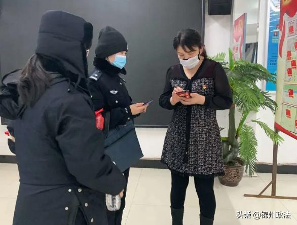 全民战疫黑龙江网格员做疫情防控“多面手”