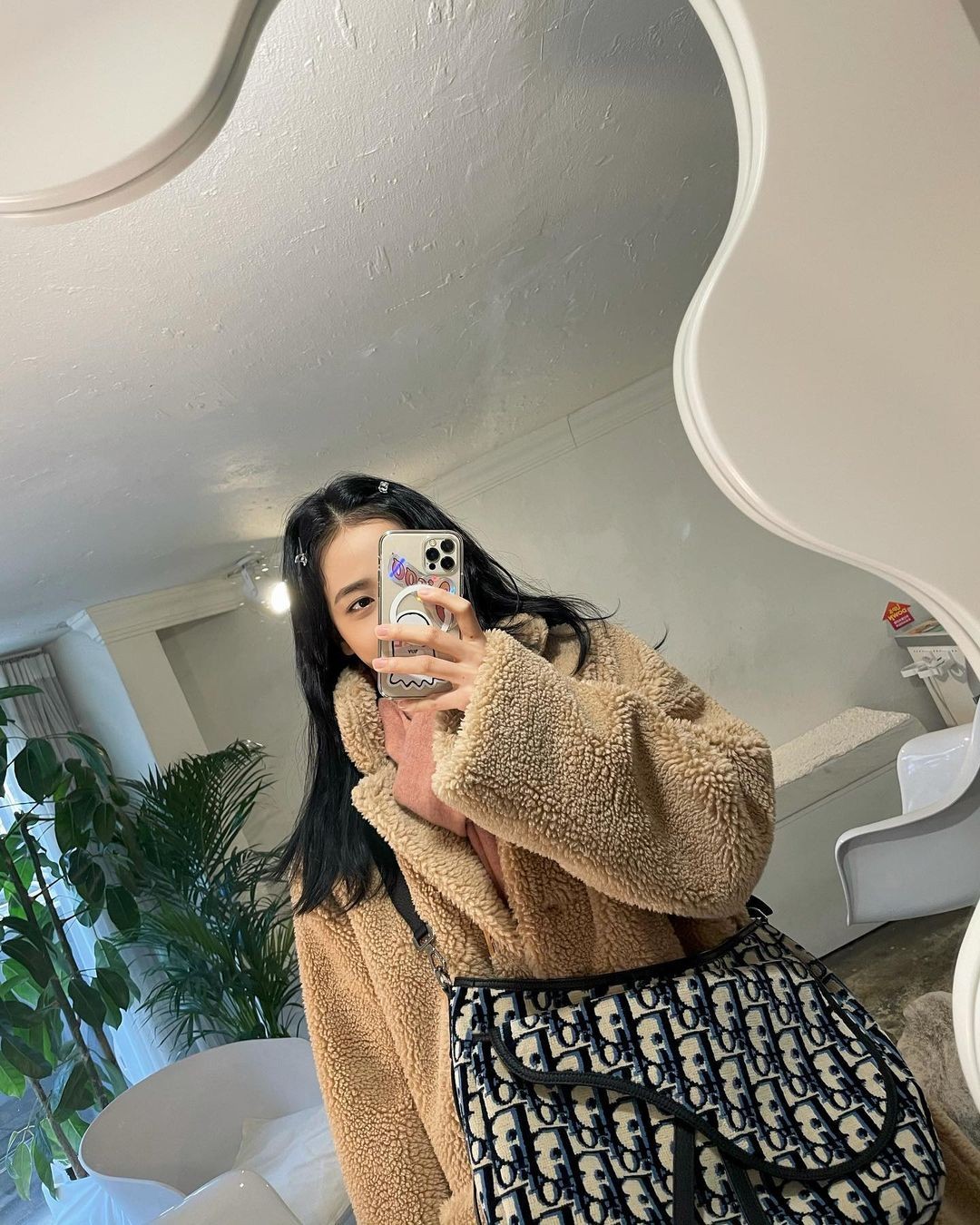 jisoo双肩包图,jisoo背什么包包