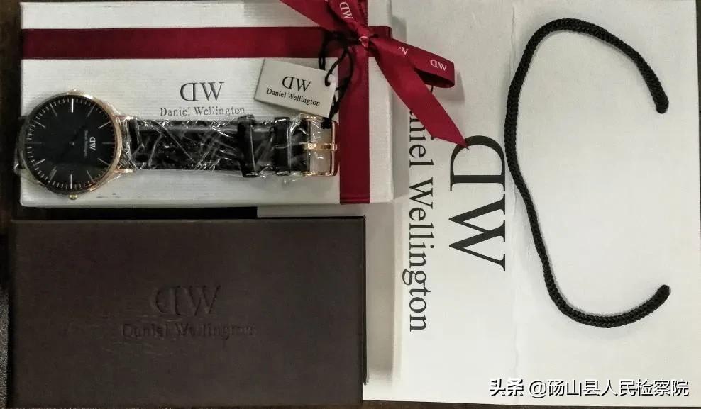 男子发了几条微信朋友圈判赔80万 (发了几条微信朋友圈共判赔80万)