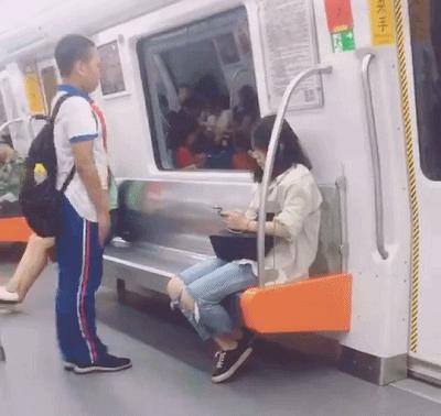 我参加的不是军训,绝壁是人体艺术展啊