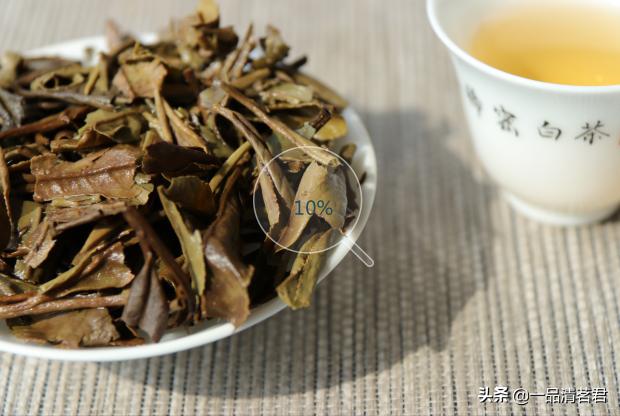 白茶上面有油怎么回事,老白茶茶汤里的结晶