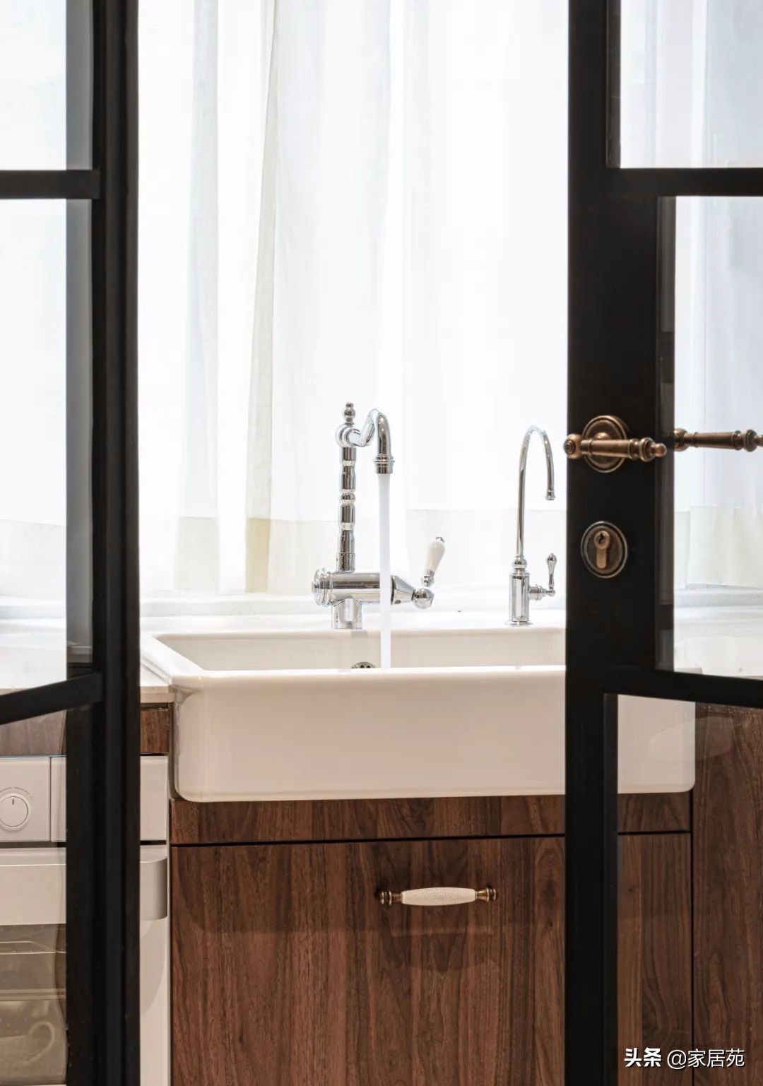 111㎡暗房惊艳翻身,简洁又耐看,还有超强储物力!