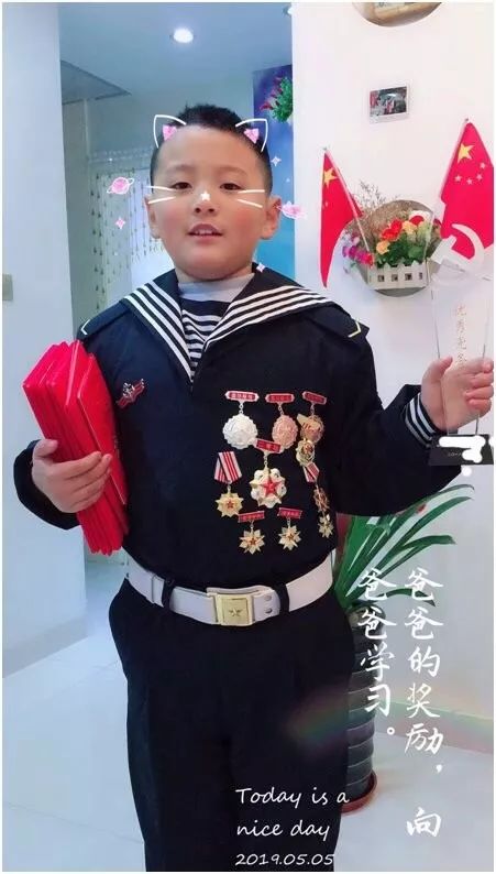 军爸给军娃惊喜视频,军爸送给军娃的六一礼物