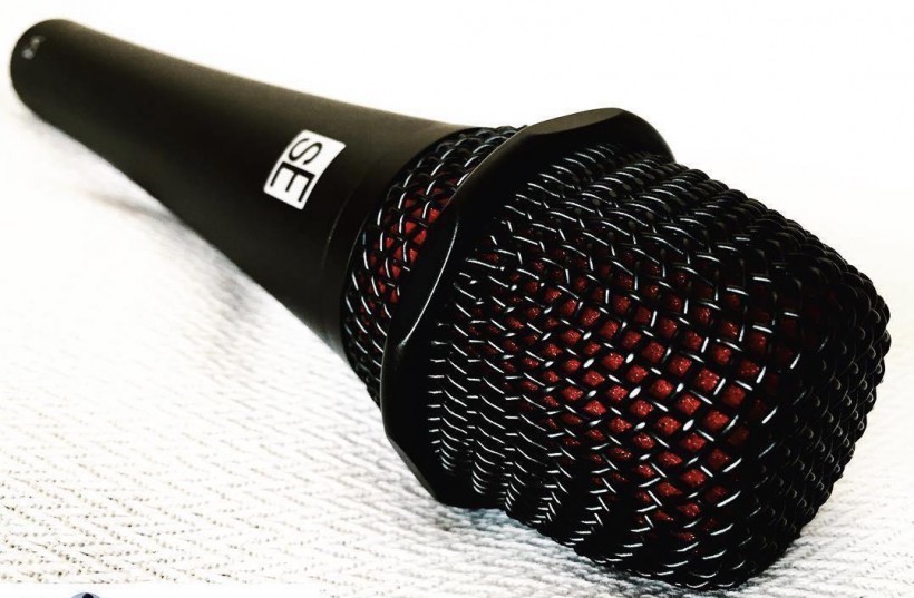 纯美Up主分享她的sEElectronicsV3动圈麦克风全方位评测