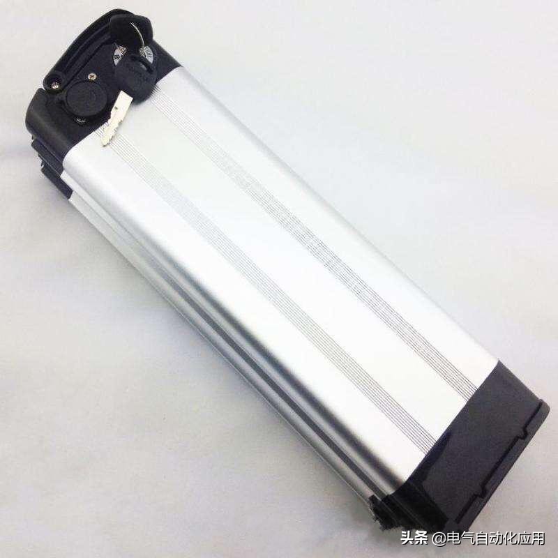 干电瓶和水电瓶哪个更耐用？多少电工老师傅都答不上来!