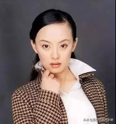 脑门大发际线高的女明星,大脸大脑门秃头女生适合的发型