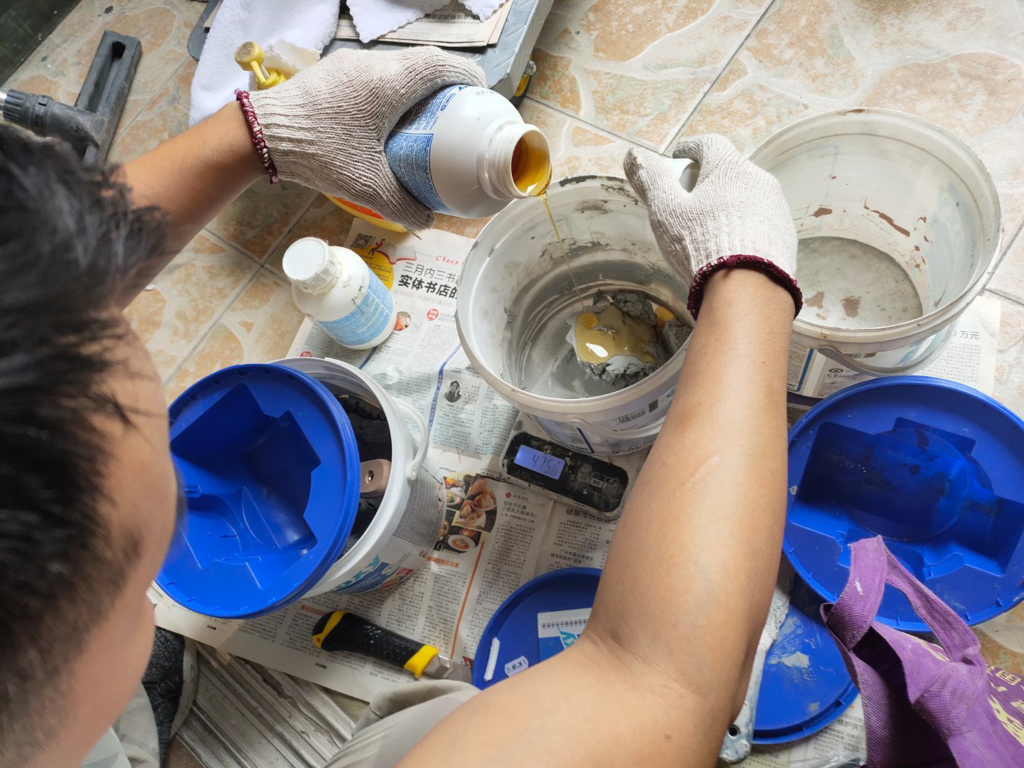 美缝选什么材料环氧彩砂和美缝剂,美缝剂一定要胶枪吗