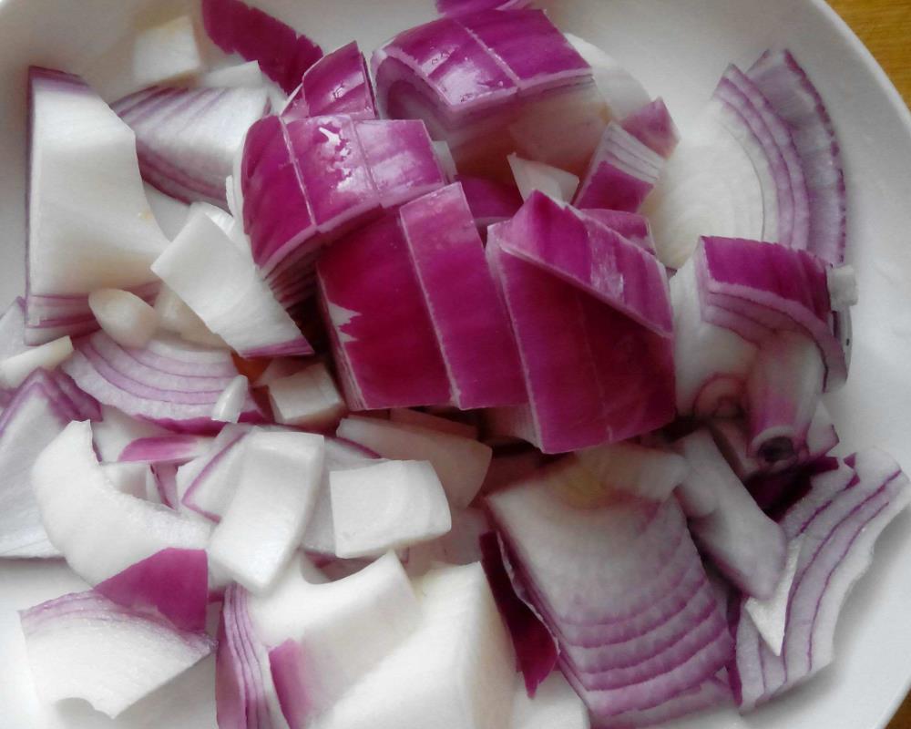 买洋葱是紫的好还是白的好,买洋葱选白皮还是紫皮