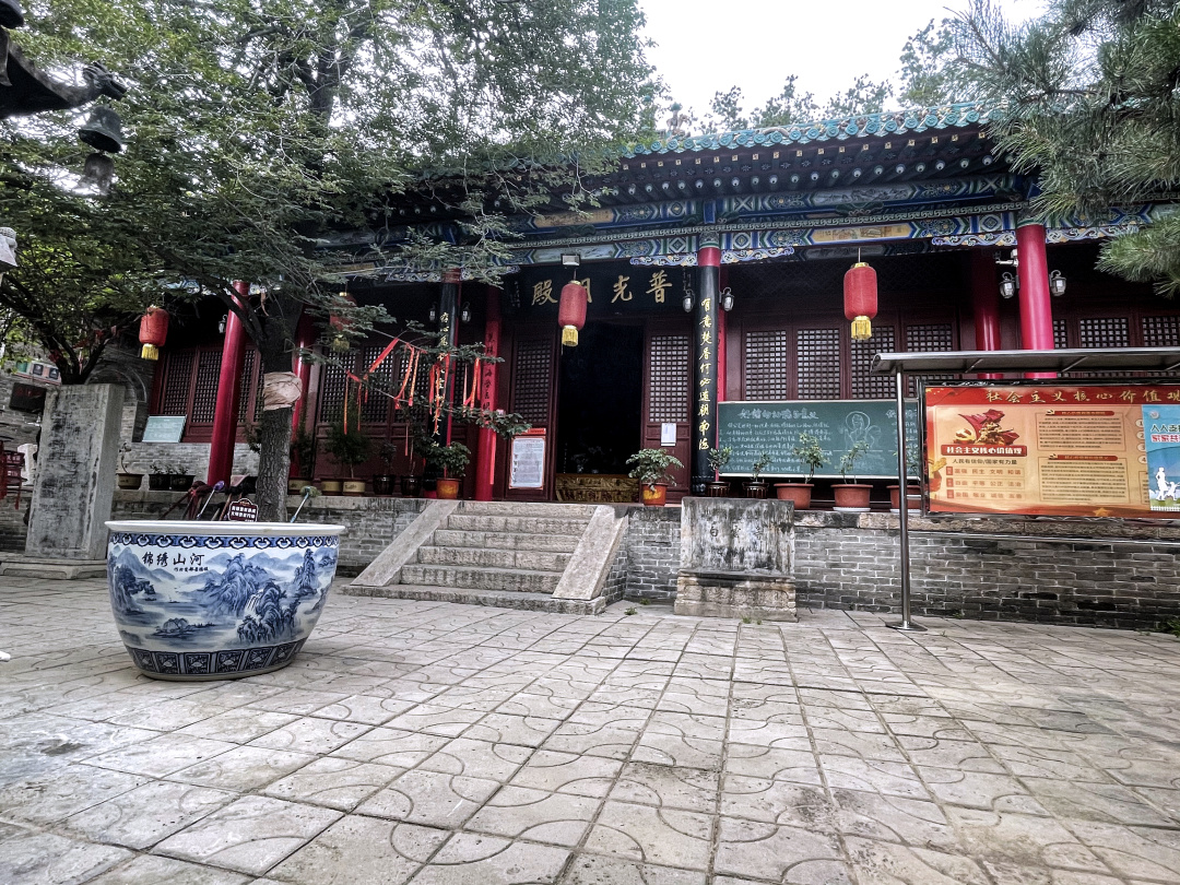 一座历经千年的佛教圣地,三大佛教圣地盘龙寺