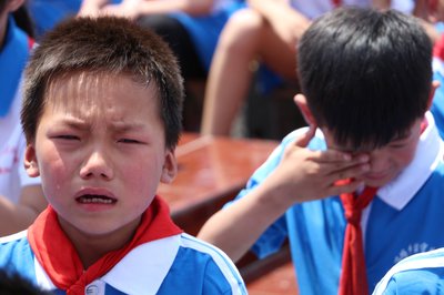 留守孩子拒绝沟通怎样管教,留守孩子情绪低落怎么教育