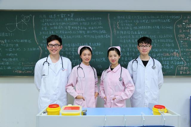 女生报医学的哪个专业就业前景好,适合女生的医学专业