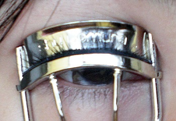 你还在用这种方法烫睫毛吗,最近很火的烫睫毛方法