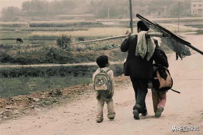 光棍刘军与侄女儿私奔之后,重男轻女的房村怎么样了?