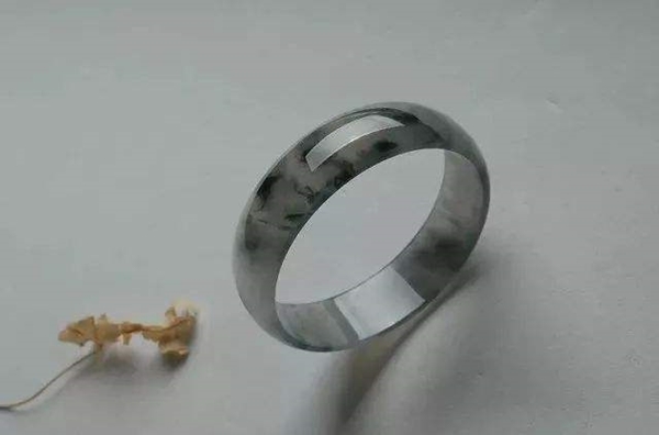 翡翠冰种高冰种怎么区分,翡翠知识之冰种翡翠