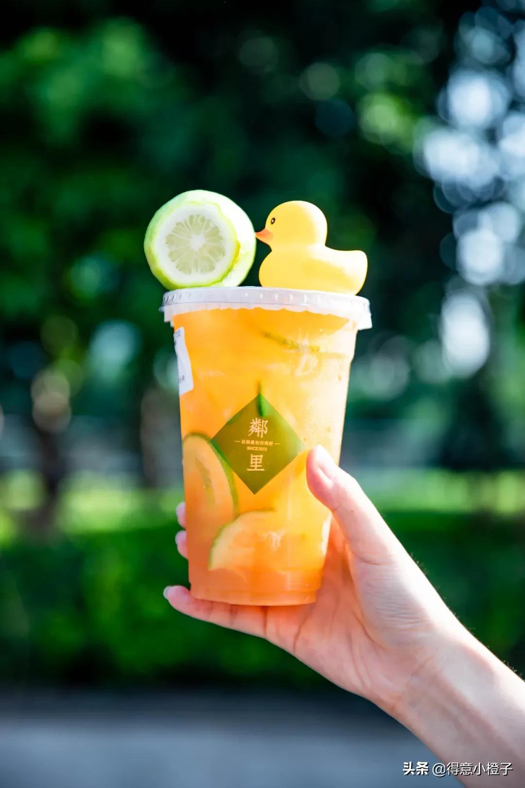 天热了就馋这一口热气腾腾的火锅,天热了就馋这碗冰爽的芋圆水果捞