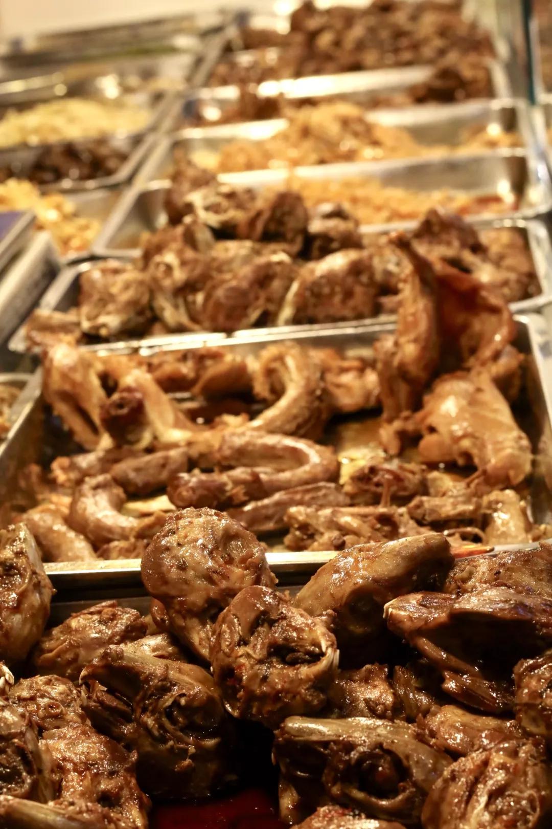 成都闹市区有家苍蝇馆子40平米,成都苍蝇馆子本地人推荐便宜好吃