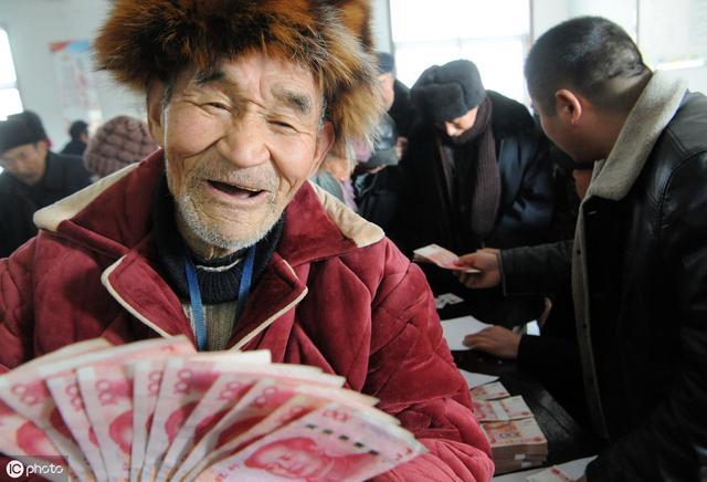 河南机关事业退休人员取暖费补贴,10月份起退休人员有取暖费补贴吗